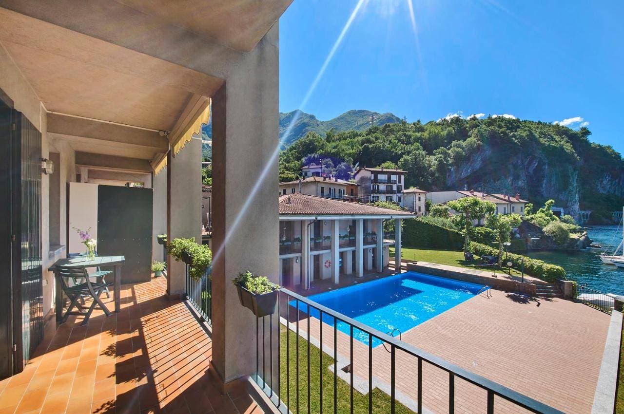 Domus Lario's Lake, pool and lake view 1