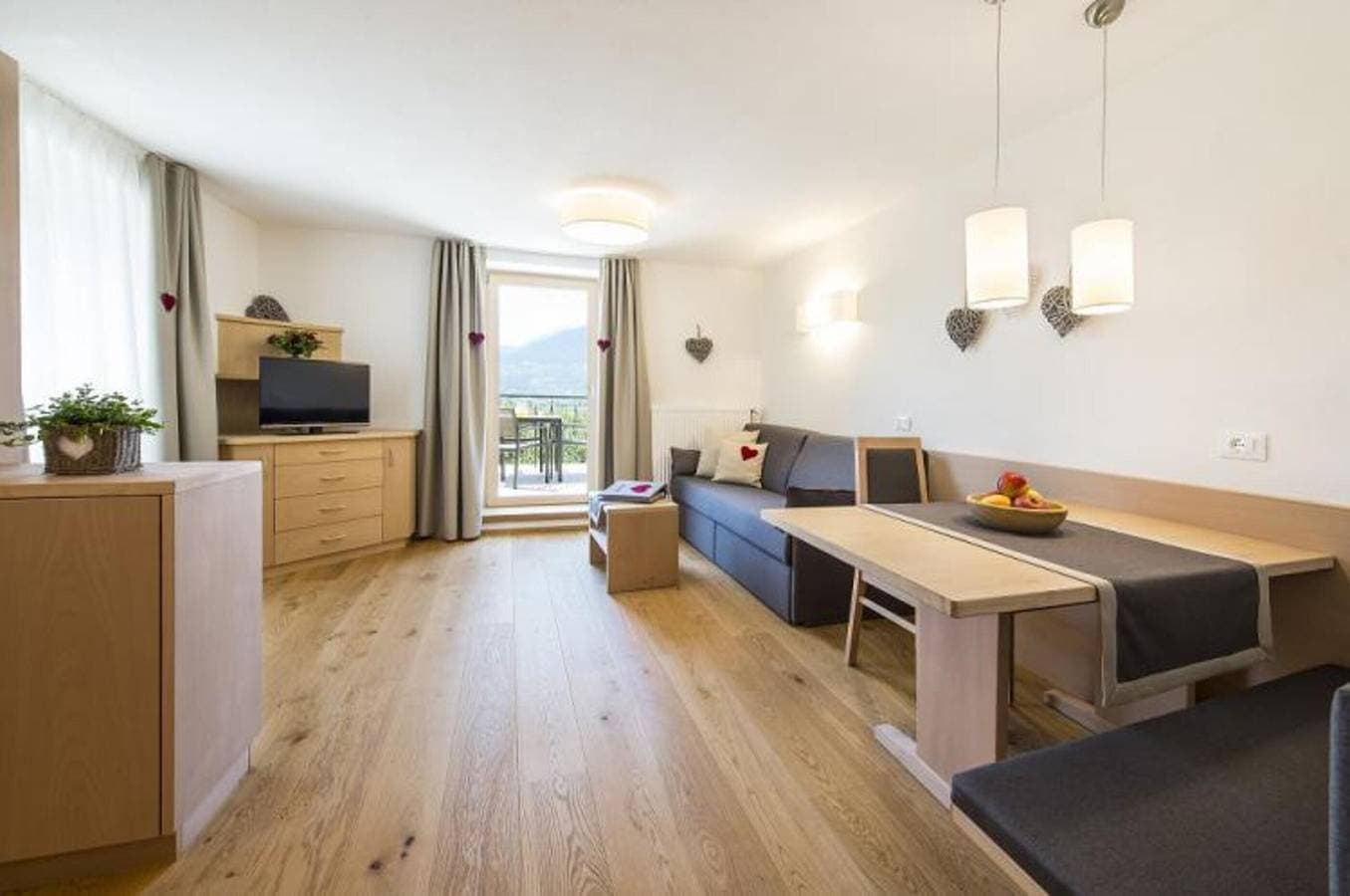 Foto 3 von 10: Ferienwohnung 'Stöckerhof Herz' mit Bergblick, Gemeinschaftspool und WLAN
