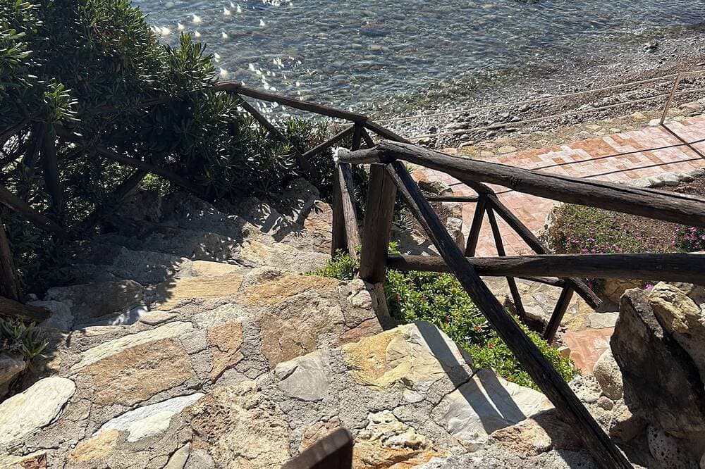 Foto 7 von 30: Eine erstaunliche Ferienwohnung direkt am Meer in der Toskana Monte Argentario Blick