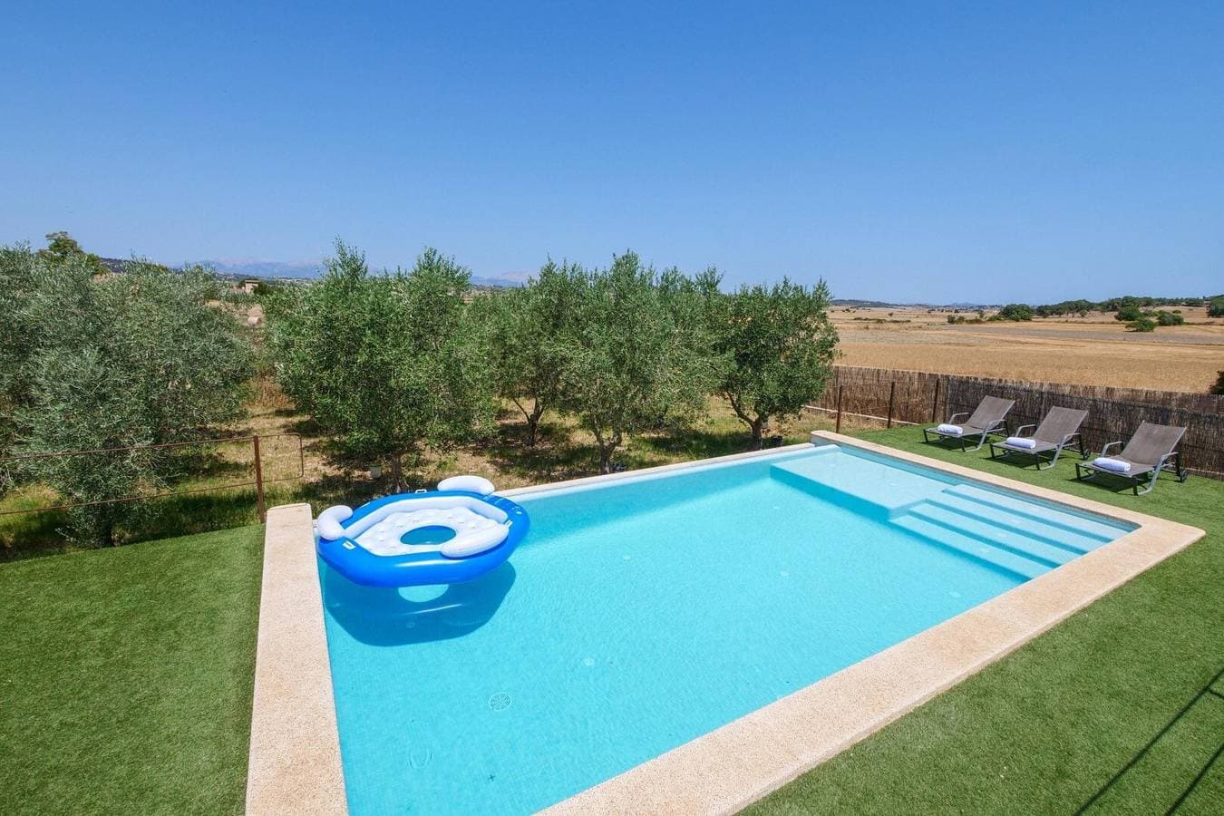 Foto 2 von 39: Ferienhaus „Es Gassons“ mit Pool, WLAN, Klimaanlage, Terrasse und Garten