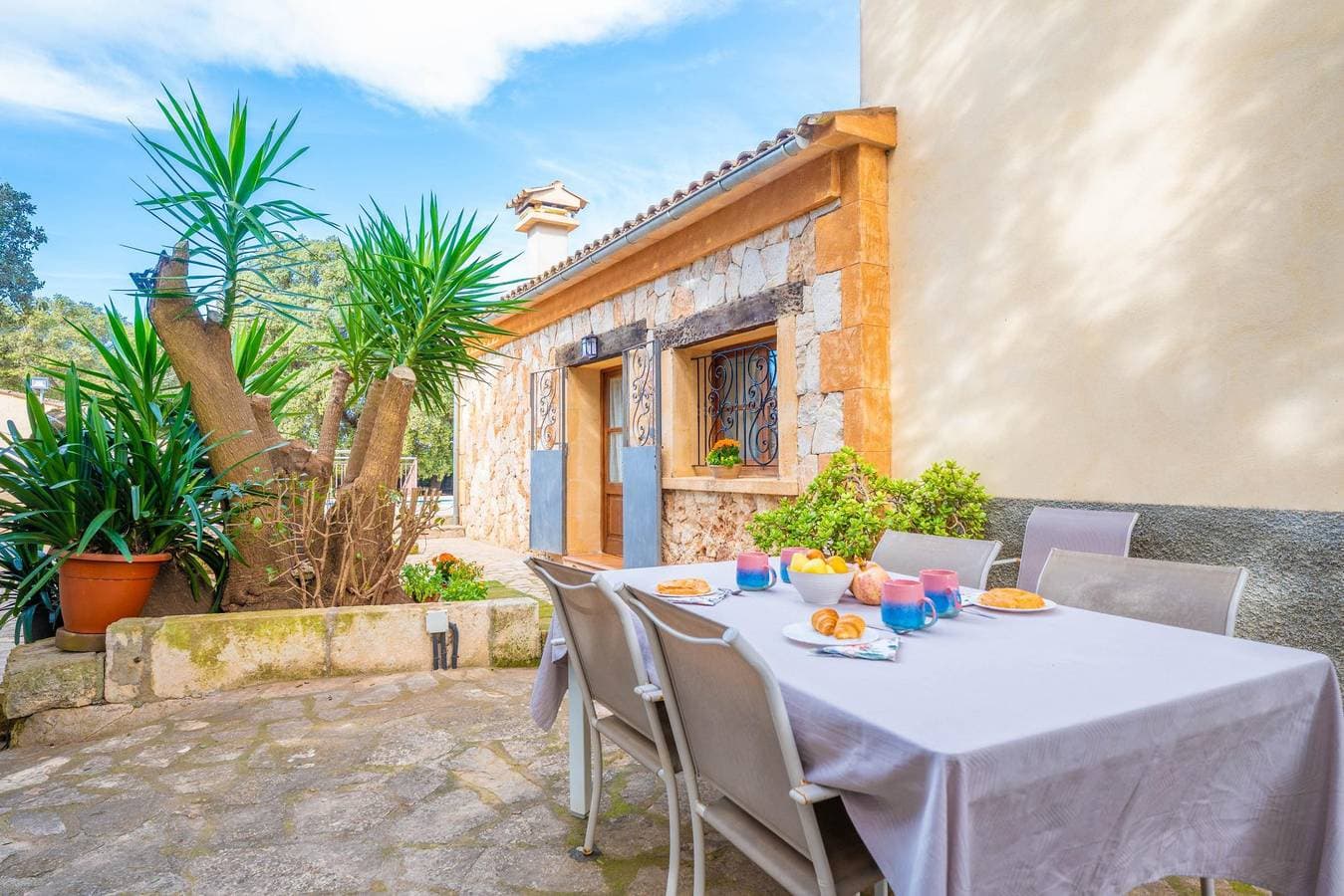 Foto 5 von 38: Ca Na Flores - Charmantes Landhaus mit privatem Pool. Kostenloses WLAN.