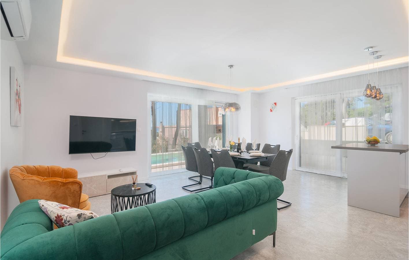 Foto 6 von 28: Geräumige 150 m² große Wohnung mit Pool und Terrasse, 1 km vom Strand entfernt