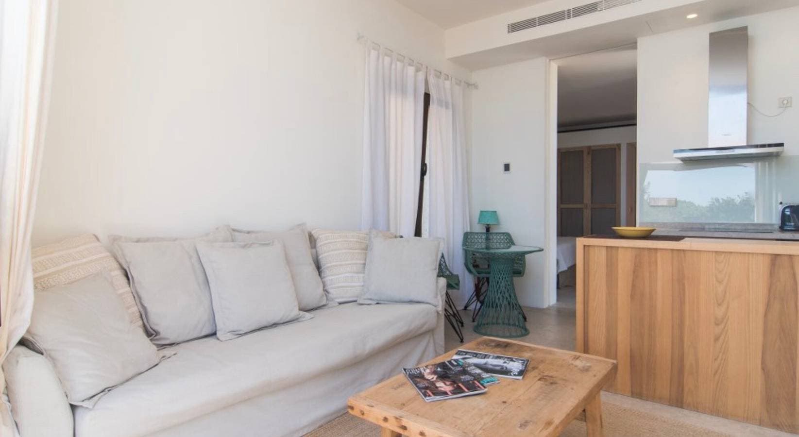 Foto 5 von 18: Exklusive Meerblick-Wohnung mit Pool und Chill-out-Bereich