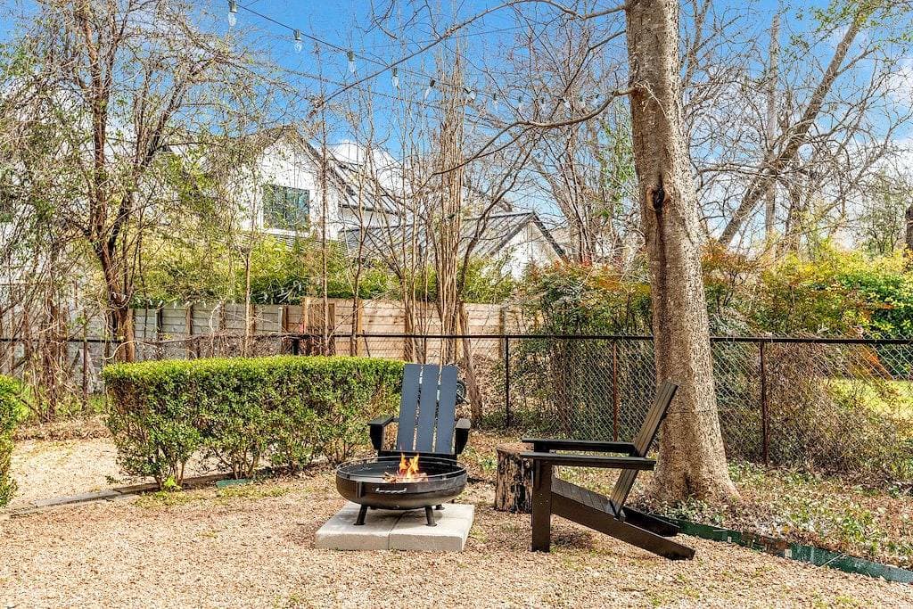 Foto 6 von 13: Cozy Studio Minutes From Barton springs and Downtown