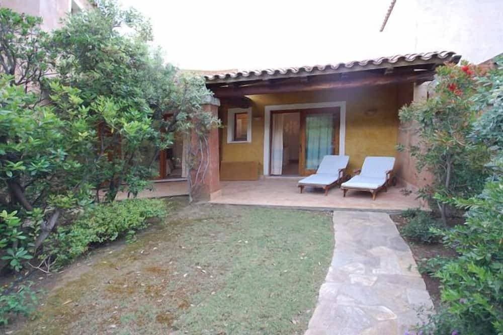 Foto 5 von 20: Schöner Villengarten und Pool in der Nähe des Seebades