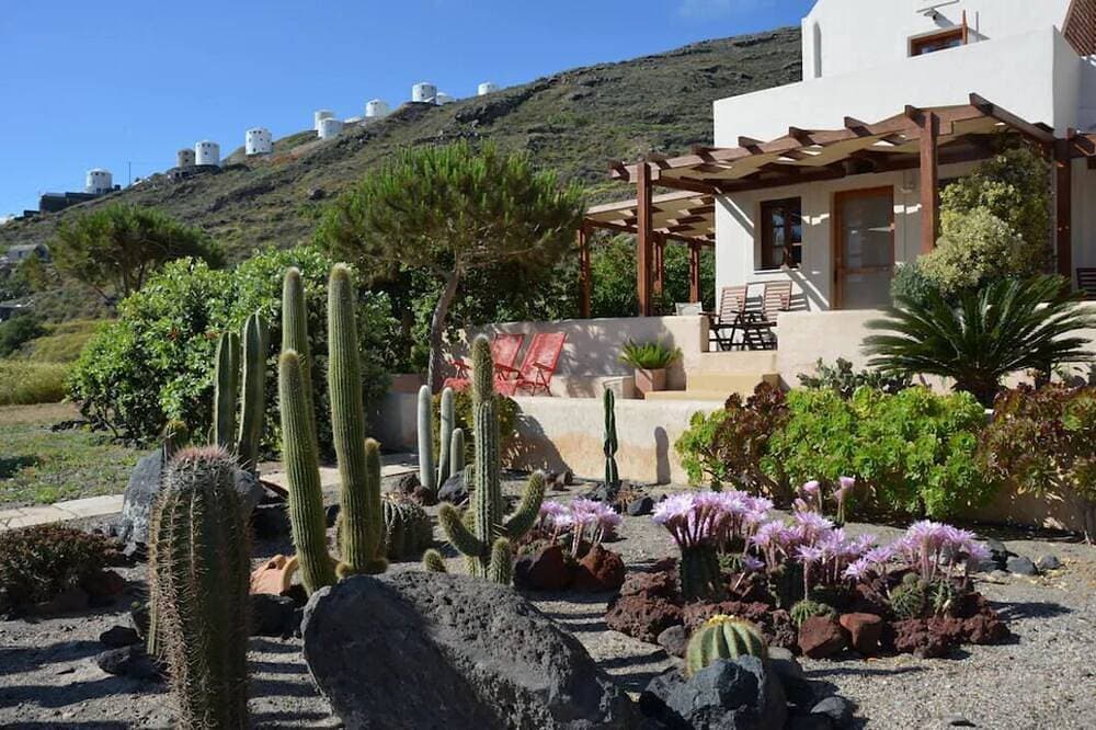 Absolute Peace in a beautiful setting - south villa 1