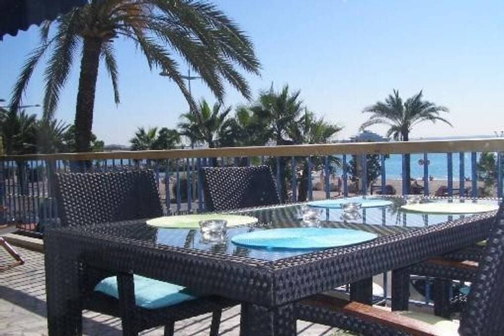 Foto 13 von 24: Luxuriöses Appt 2P - Terrasse am Meer - Parkplatz - WLAN - Hippodrome