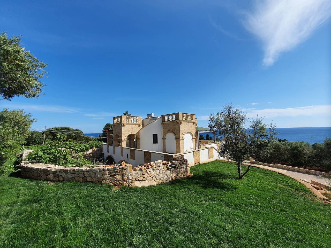 Foto 5 von 33: Haus mit 3 Wohnungen & Pool, 250m vom Meer