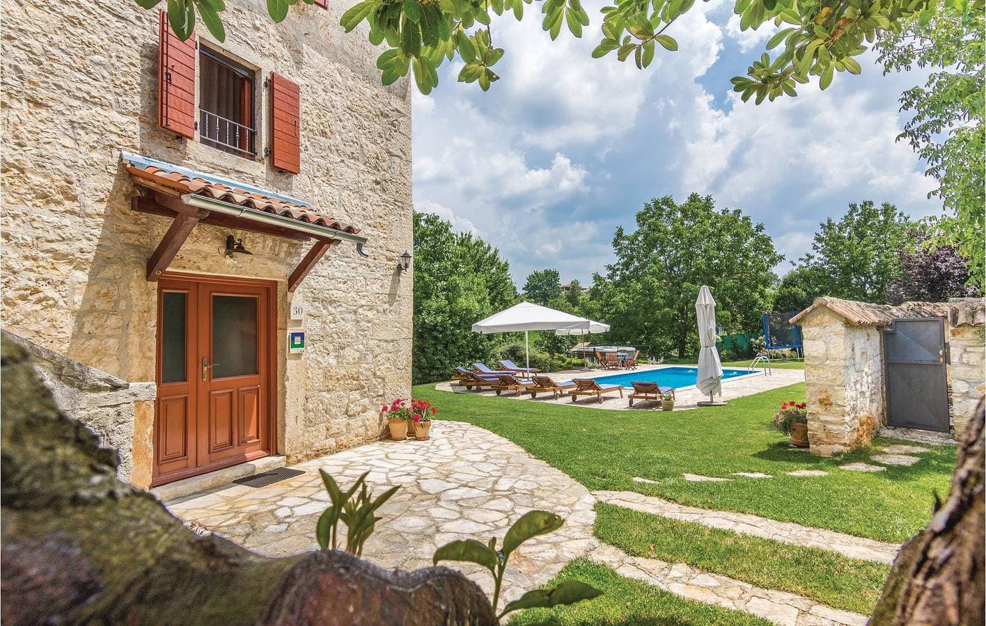 Foto 13 von 53: Gemütliche Ferienwohnung mit Pool und Terrasse in Jakovici – 600 m vom Stadtzentrum entfernt