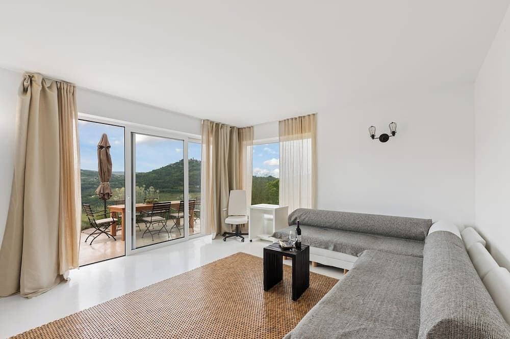 Foto 9 von 30: Villa Majestic Eye with infinity pool in nature paradise near Motovun