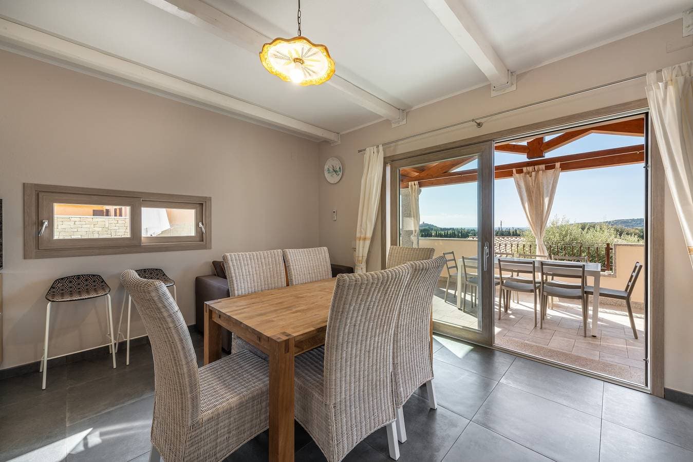 Foto 5 von 40: Luxuriöses Ferienhaus mit Pool, Terrasse, WLAN und Klimaanlage; Parkplätze vorhanden, Kleinere Haustiere erlaubt