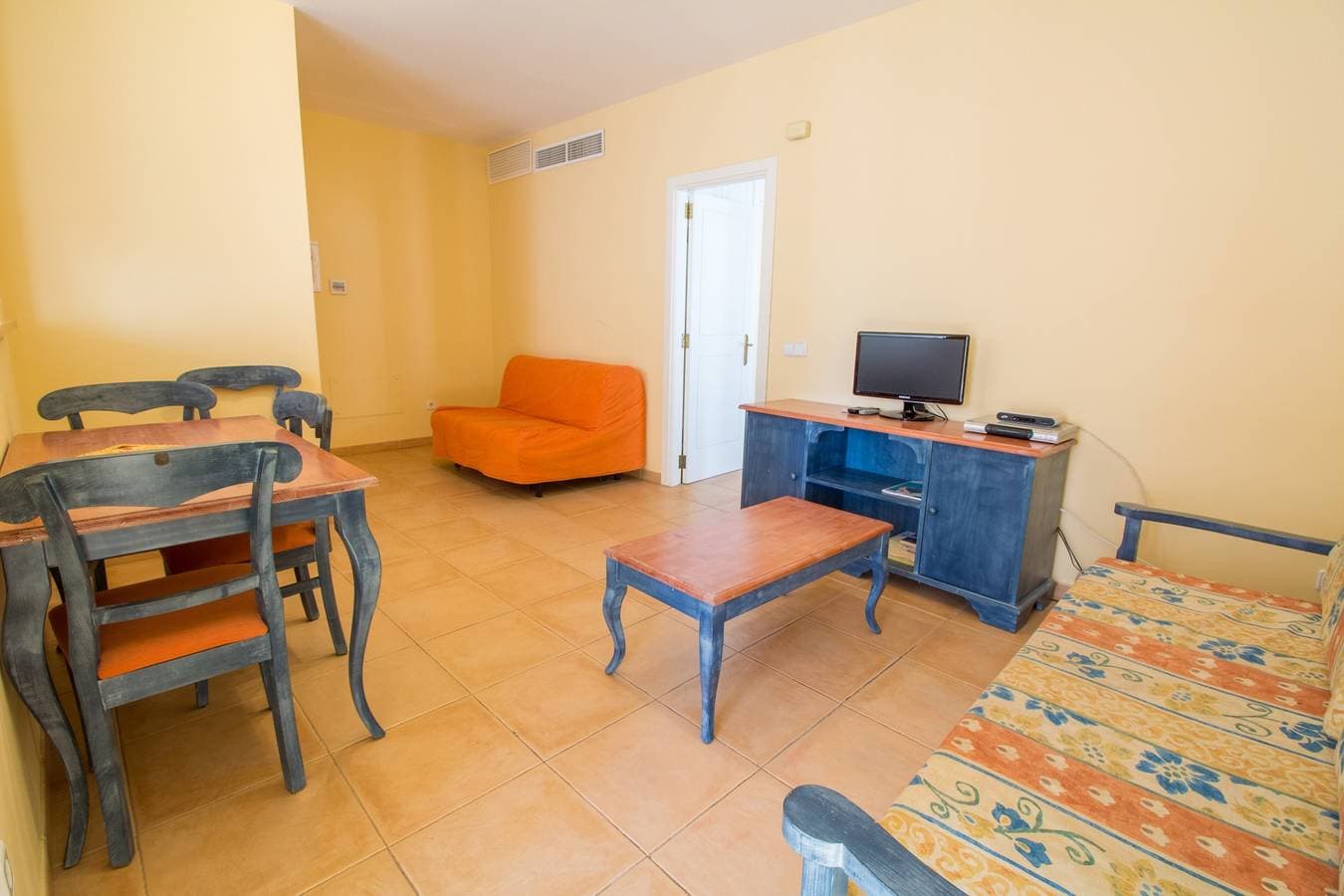 Foto 3 von 13: Gemütliche Wohnung in Meeresnähe mit WLAN und Pool