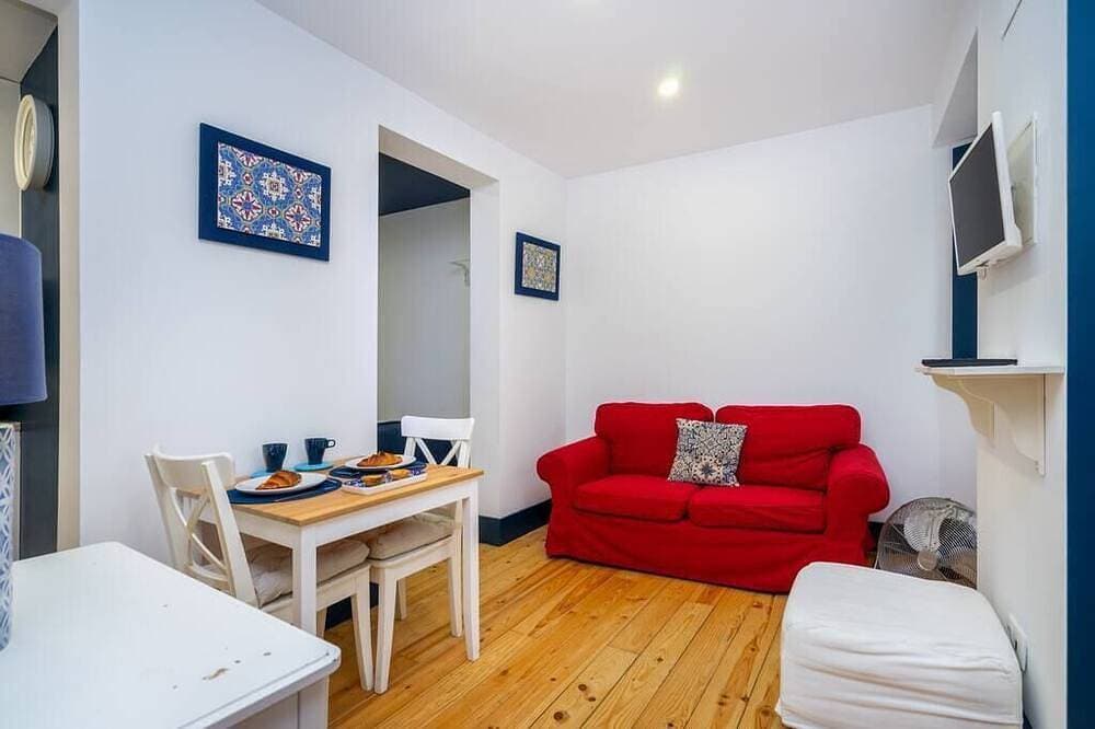 Foto 7 von 13: Charming Studio Steps from Martim Moniz