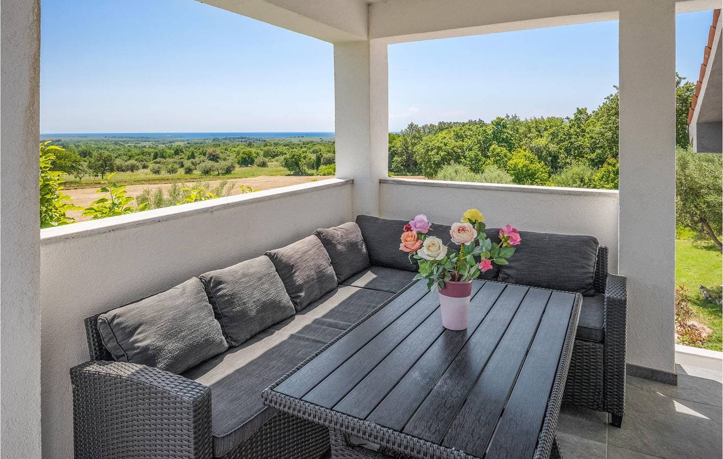 Foto 7 von 31: Gemütliche Ferienwohnung mit Pool, Terrasse und WLAN – 2,5 km vom Strand Sirena entfernt