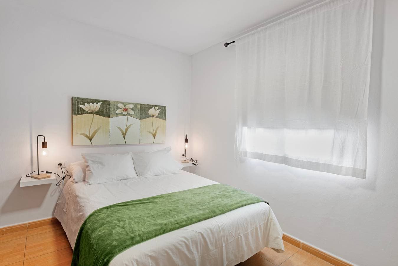 Foto 11 von 27: Ferienwohnung 'Olia' mit privater Terrasse, Balkon und Klimaanlage