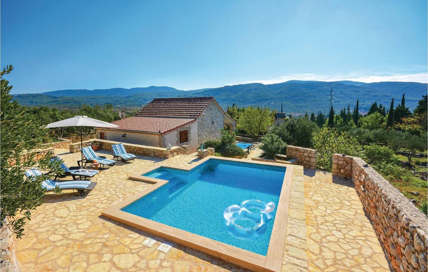 Foto 4 von 40: Modernes Apartment mit 2 Schlafzimmern, Pool, WLAN und 1,5 km Entfernung zum Strand
