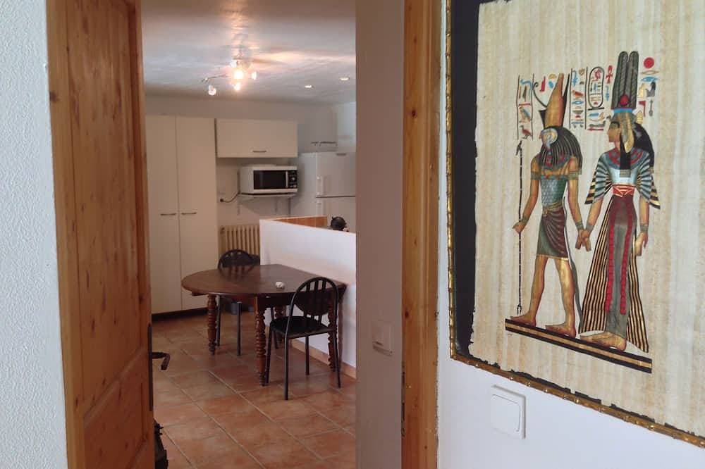 Foto 9 von 24: Haus mit großer Terrasse und privatem Pool zwischen Meer und Bergen