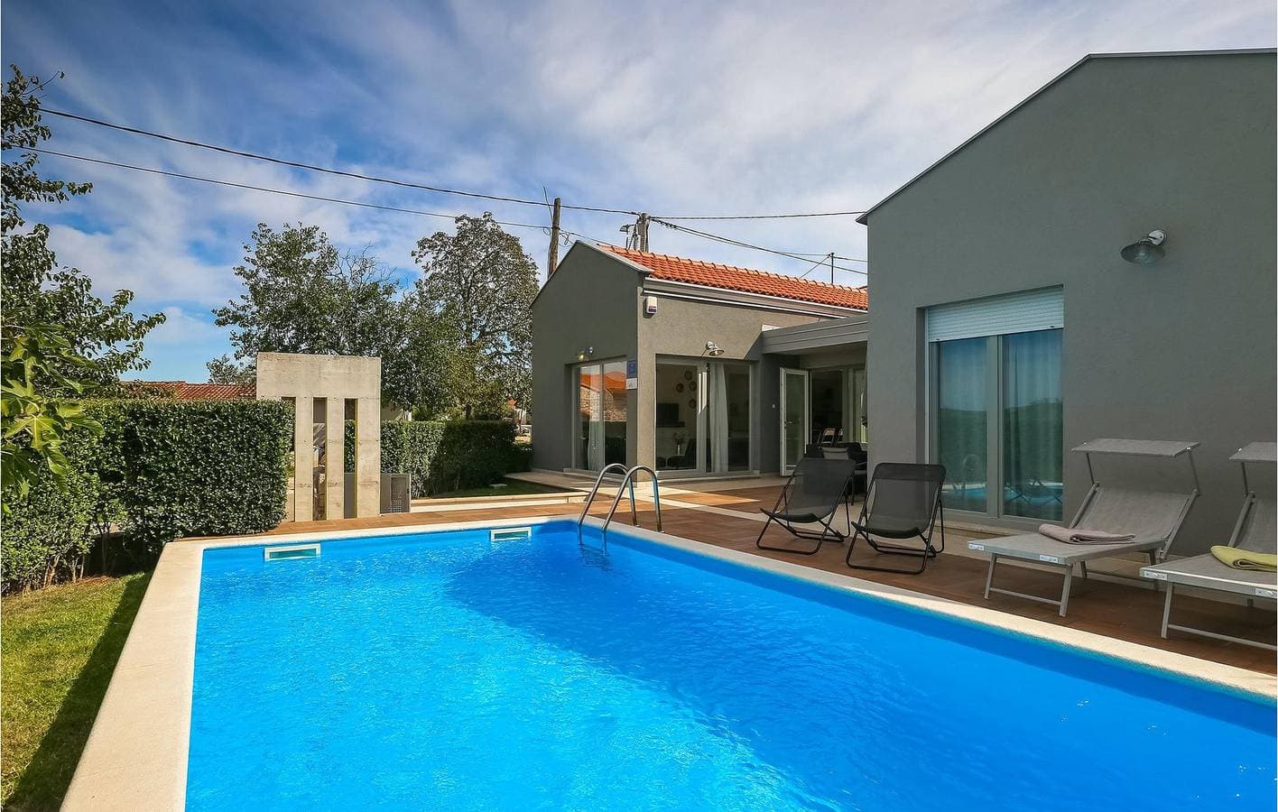 Foto 4 von 45: Moderne 2-Zimmer-Wohnung mit Pool, 900 m vom Stadtzentrum von Musalez entfernt