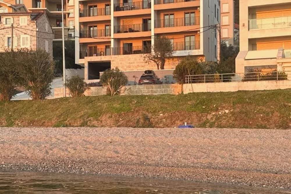 Foto 7 von 9: Seafront apartment in pleasant Donja Lastva