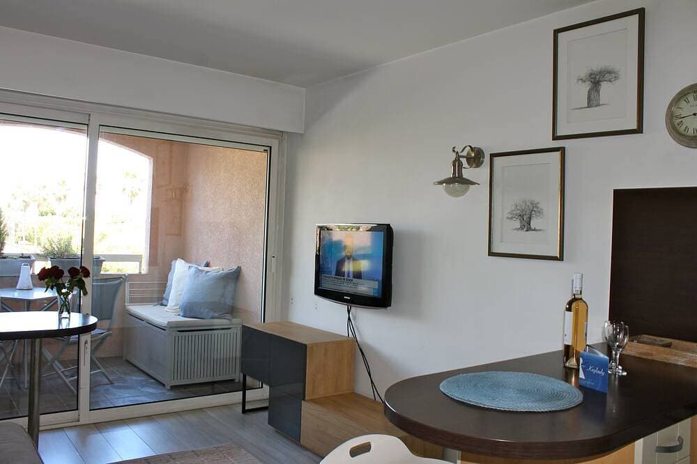 Foto 10 von 18: Studio cabine overlooking Port Vauban, min walk to old Antibes