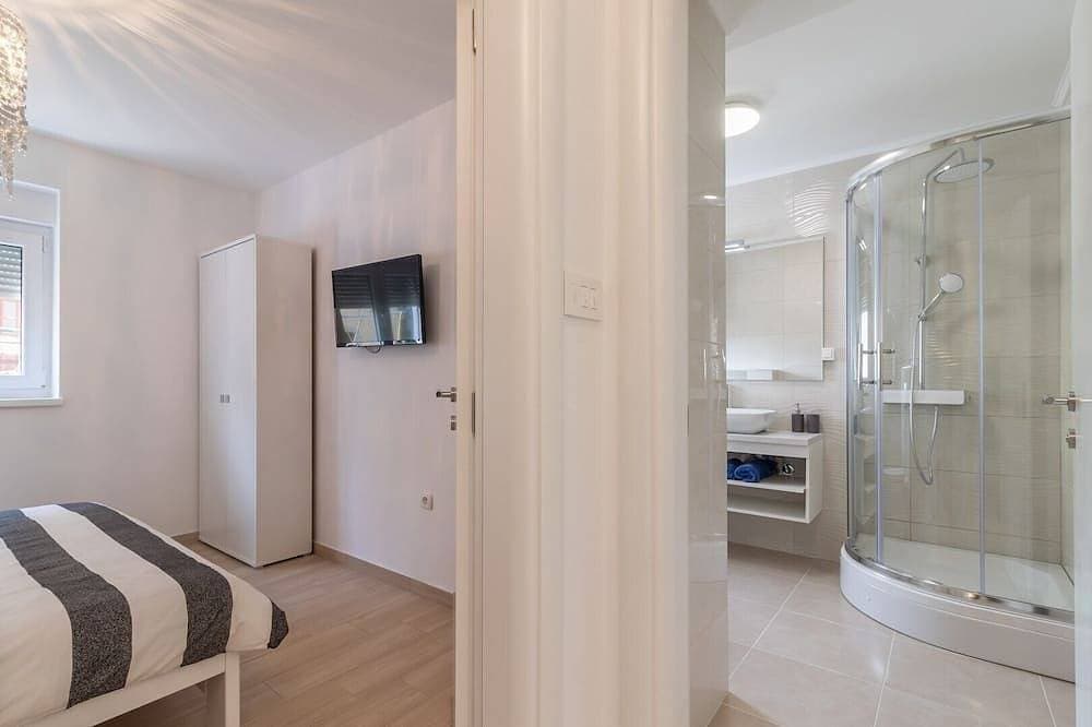 Foto 6 von 23: Comfortable holiday house with apartments / Amazing spacious apartment with patio and grill / A1