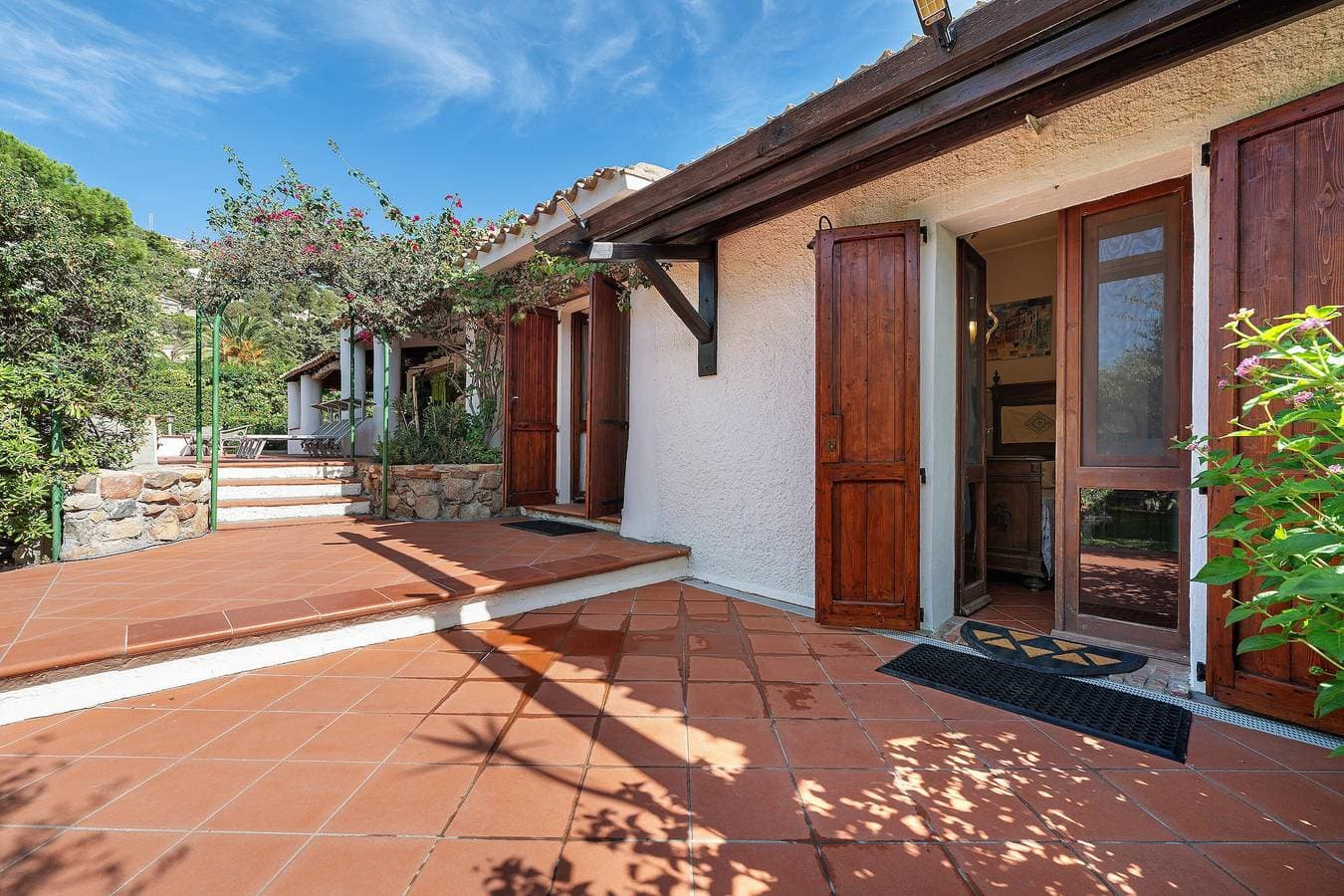 Foto 13 von 43: Villa Pounamu: Wunderschöne Villa mit Pool direkt am Meer