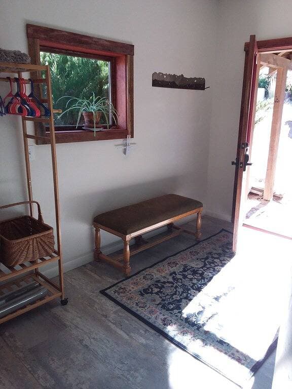 Foto 9 von 10: Catalpa Cottage is named after the giant Catalpa trees surrounding the cottage ~