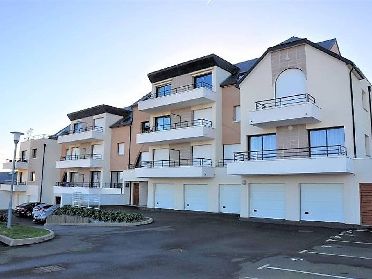 3*-Wohnung mit Aufzug, Balkon und Privatparkplatz in Trégastel 1
