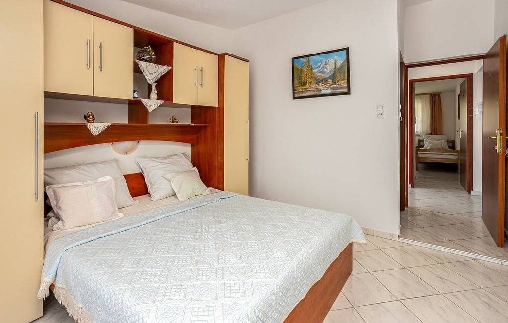 Foto 12 von 21: 3-Zimmer-Ferienwohnung am Strand Baric Draga, Karlobag A-28005-a
