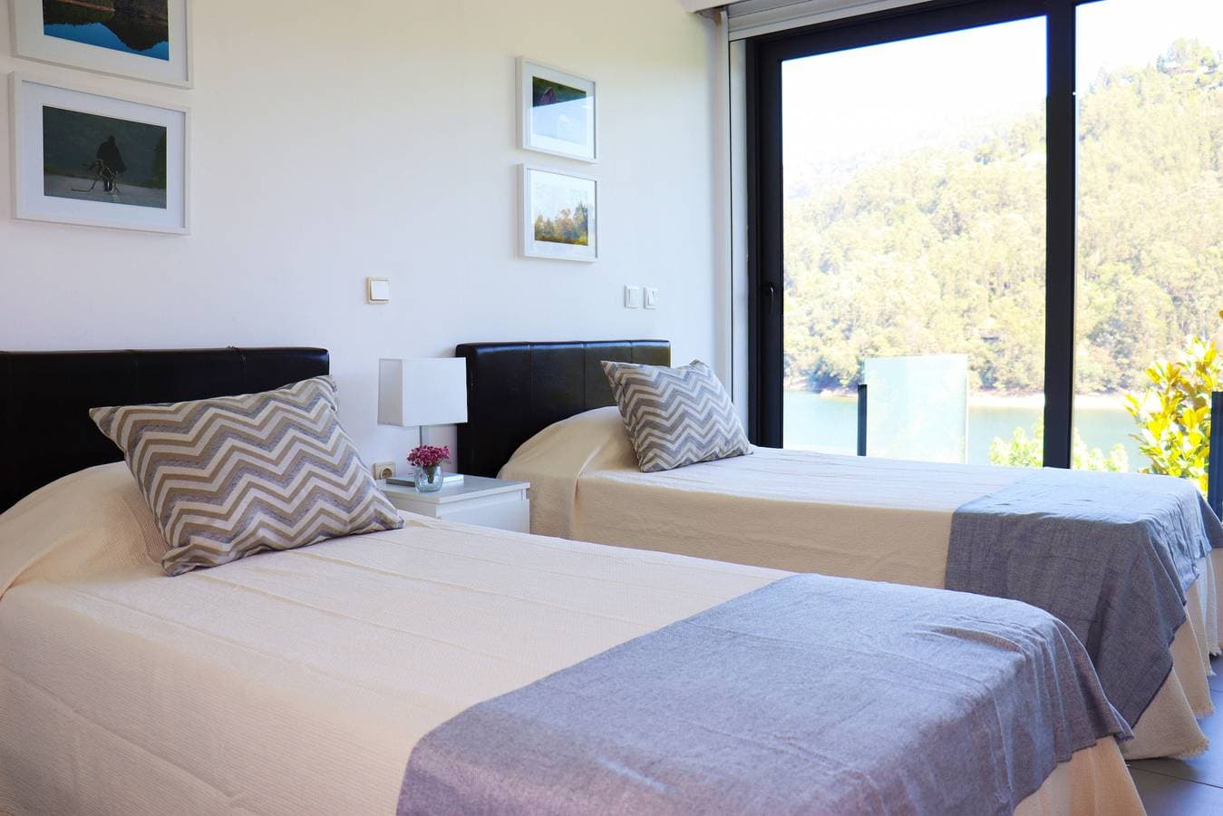 Foto 10 von 21: Apartamento Javali - Casas Barca do Rio - Gerês