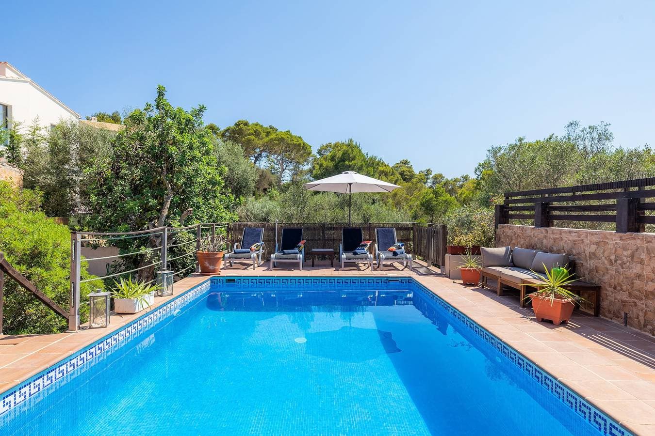 Foto 2 von 34: Herrliche Villa Sol mit Pool und WLAN