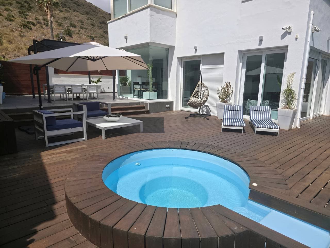 Foto 4 von 42: Villa 'Lux' mit Meerblick, WLAN und Klimaanlage