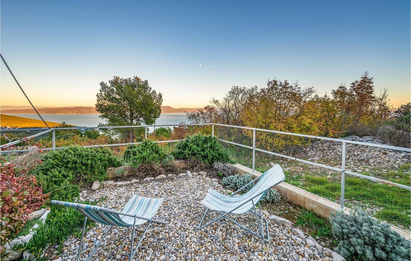 Foto 12 von 33: Gemütliches Apartment mit Meerblick, WLAN, Klimaanlage und Terrasse – 2 km vom Strand entfernt