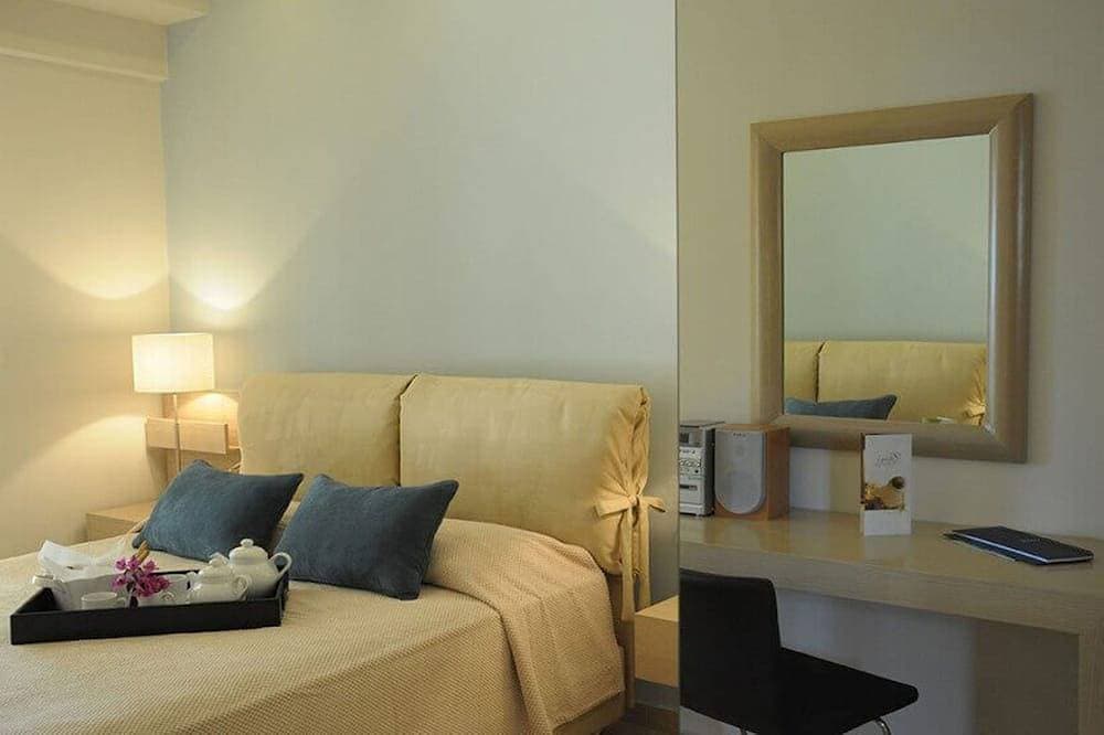 Foto 4 von 15: Astarte Villas - Coco Palm Deluxe 2 Bedroom Apartment N2