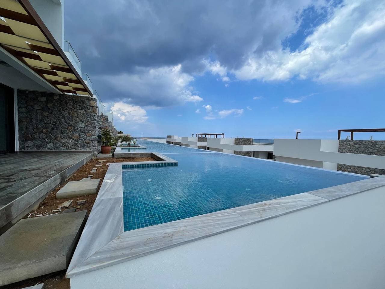 Foto 7 von 16: Oase am Meer mit privatem Pool und atemberaubender Aussicht