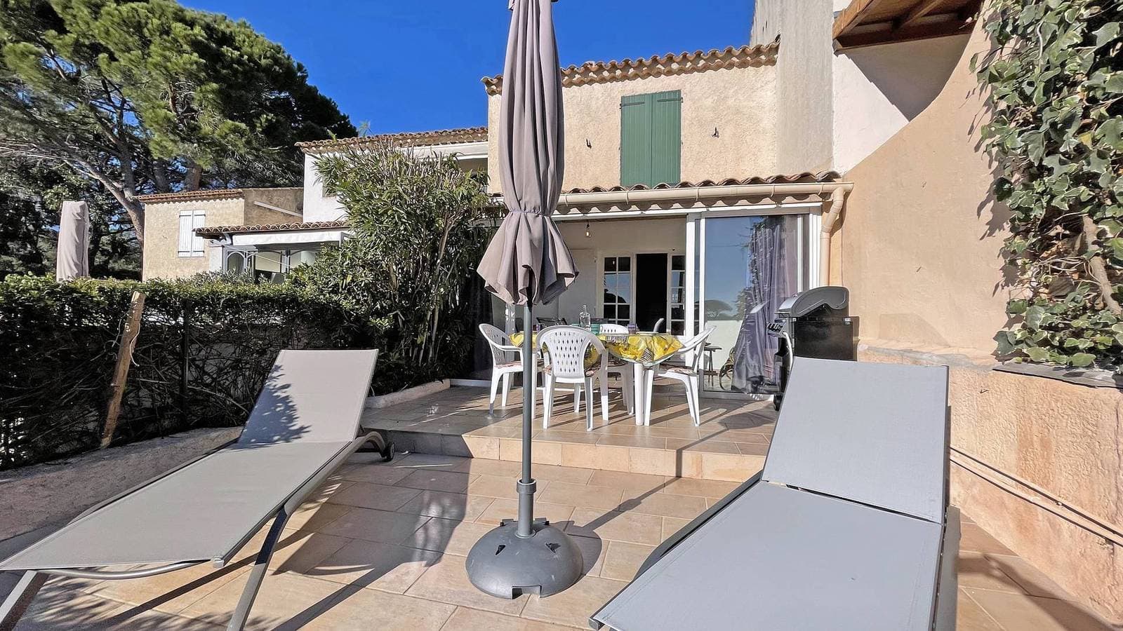Foto 3 von 11: Haus für 4 Personen - Meerblick - Schwimmbad - Klimaanlage - WiFi - Strandnähe - Sainte Maxime
