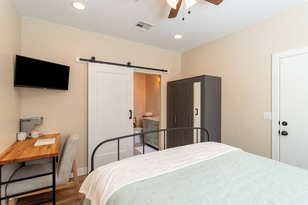 Foto 2 von 22: Neue maßgeschneiderte Suite in der Nähe des Zion Parks und Sand Hollow