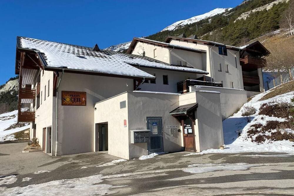 Foto 7 von 30: Parkmöglichkeiten, fernseher, schließfach für die skier, 34m², La Norma