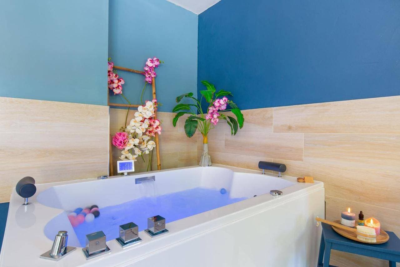 Foto 4 von 16: Double Room with Spa Bath