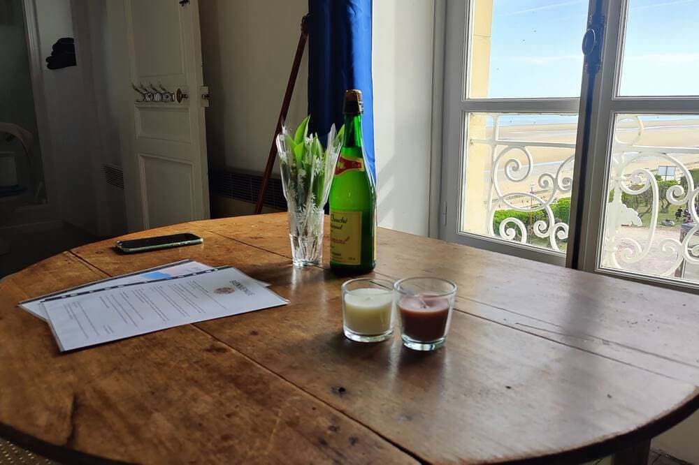Foto 11 von 30: Breathtaking sea views, D-Day beaches at your feet, relaxation guaranteed!