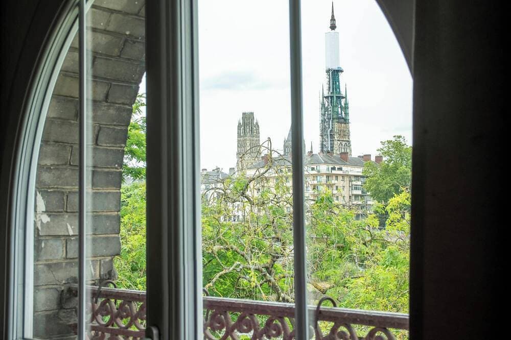 Foto 9 von 13: Apt with garden and parking on the banks of the Seine in front of the cathedral