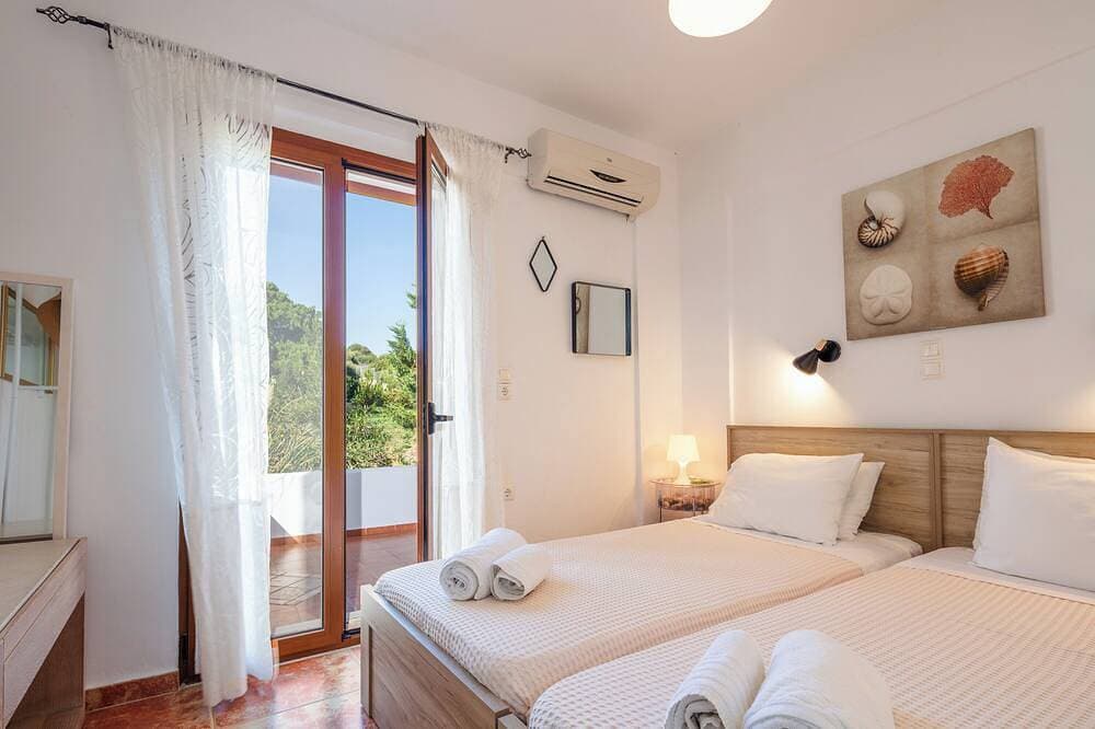 Foto 5 von 30: Villa Aliki – Sea Views & Just 750m from the Beach