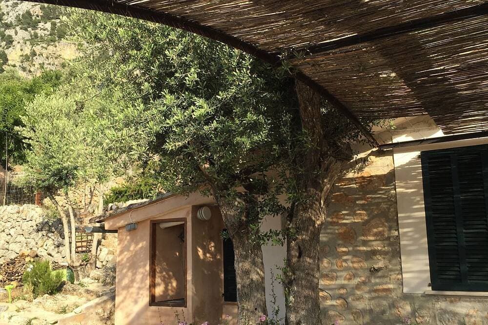 Foto 9 von 30: Tolles Haus, großer privater Außenbereich mit Grill und privatem Pool
