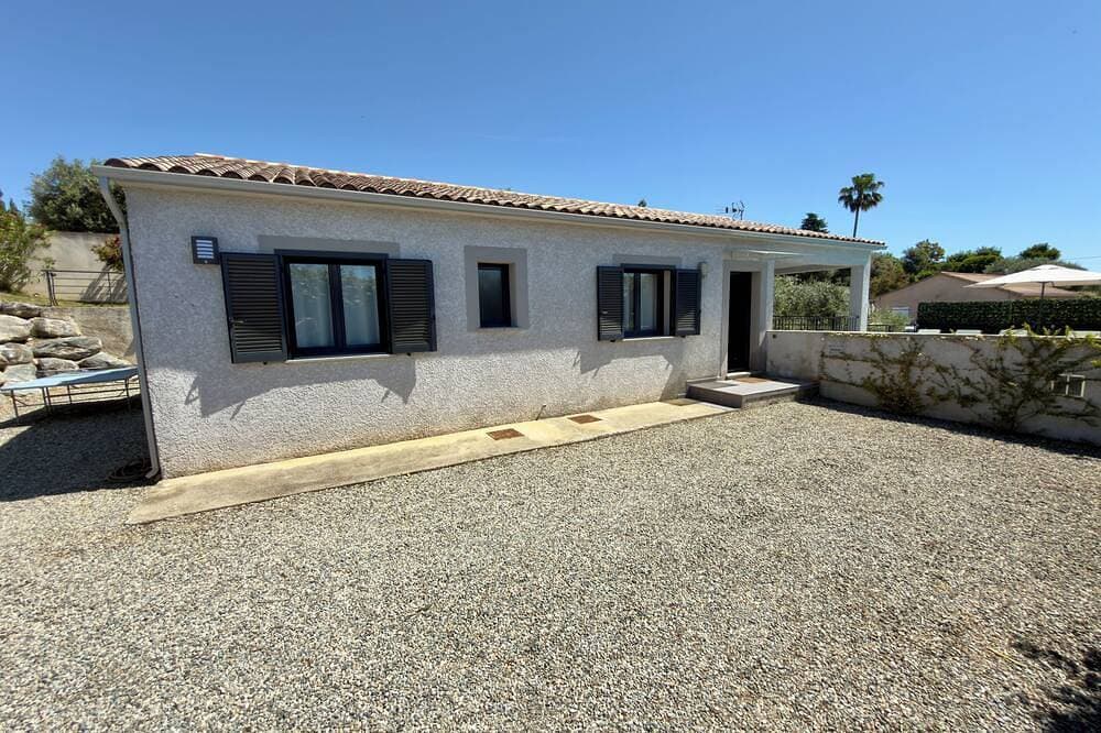 Foto 12 von 30: Komfortable Villa mit beheiztem Pool und Spa zwischen Meer und Bergen