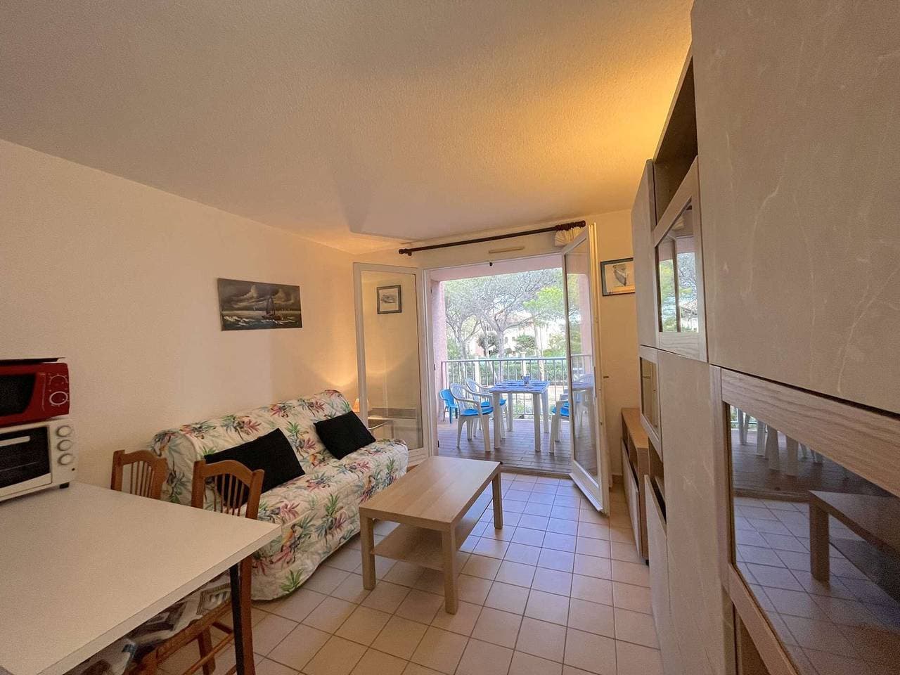 Foto 4 von 20: Studio cabine avec piscine, tennis, parking privé à 400m de la plage - 4 couchages