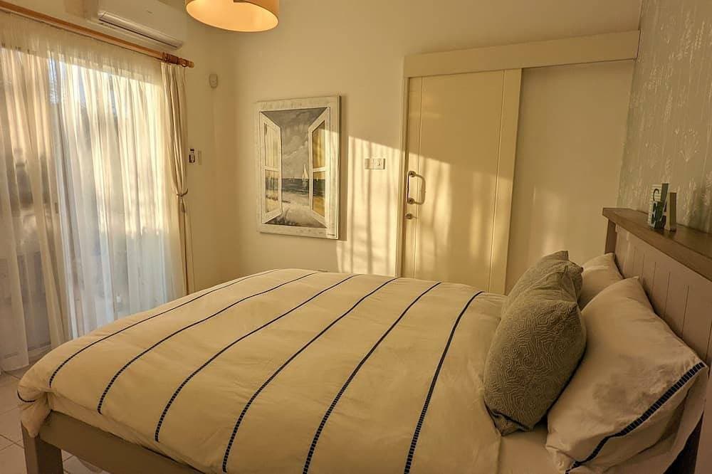 Foto 3 von 24: Best location- Harbour and promenade,  2Br/2 baths apartment with private garden