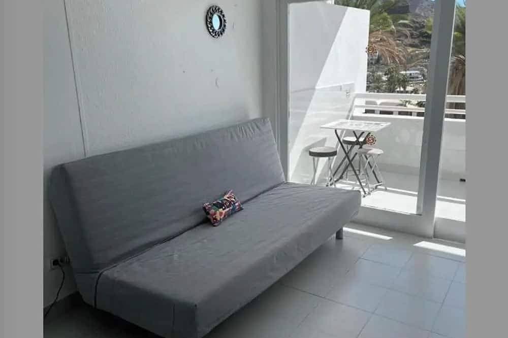Foto 7 von 12: Sea view studio with balcony, 2 steps from the beach