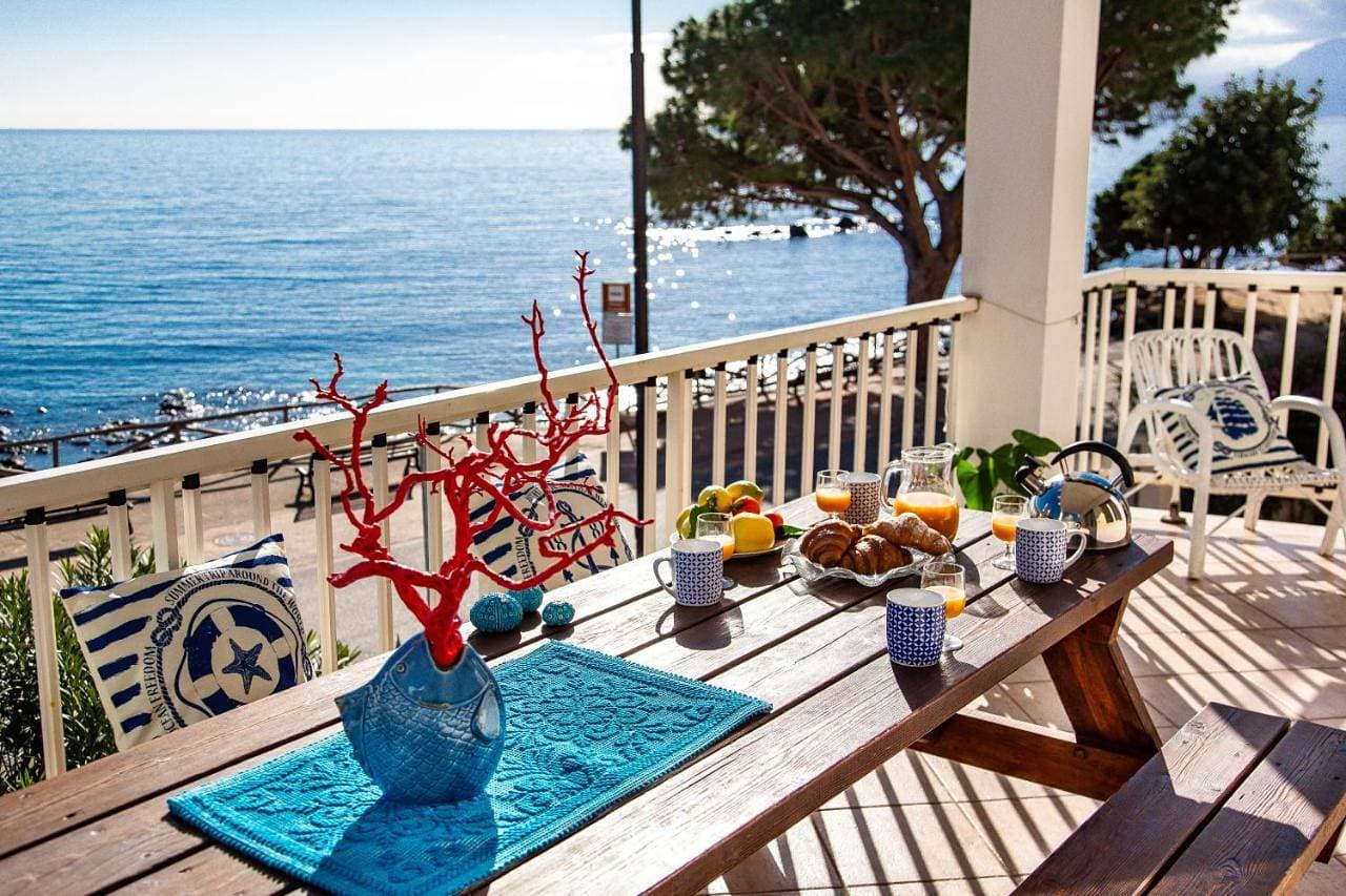 Terrazza Lungomare, e sei in spiaggia... 1