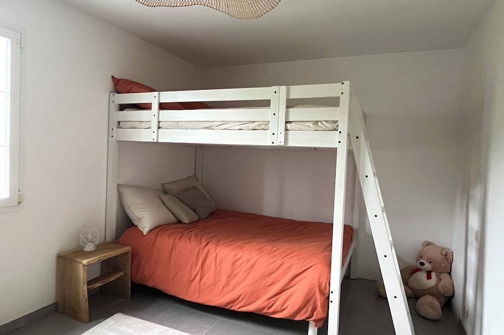 Foto 4 von 18: Spacious apartment—ideal setting—great location