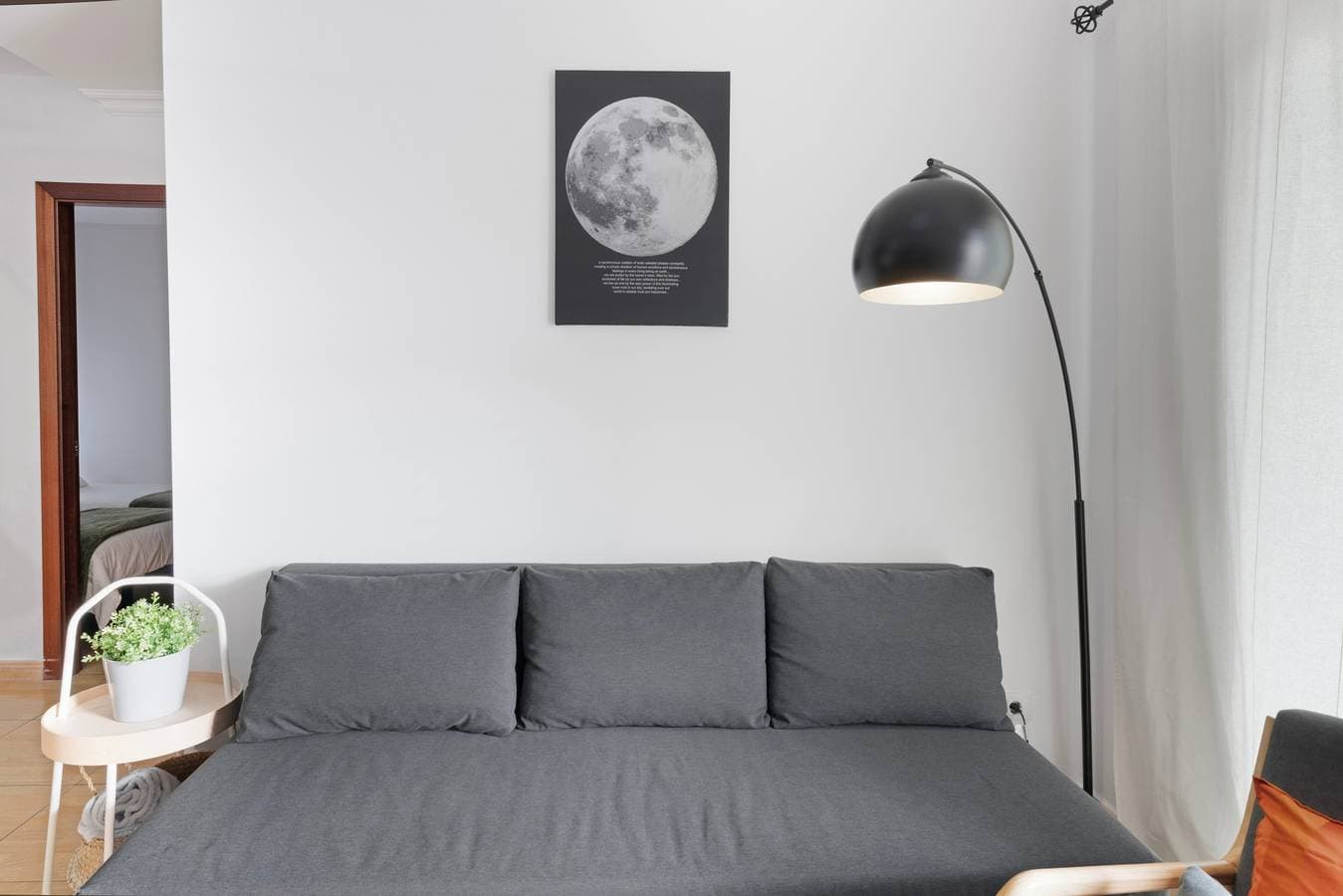 Foto 3 von 27: Ferienwohnung 'Olia' mit privater Terrasse, Balkon und Klimaanlage